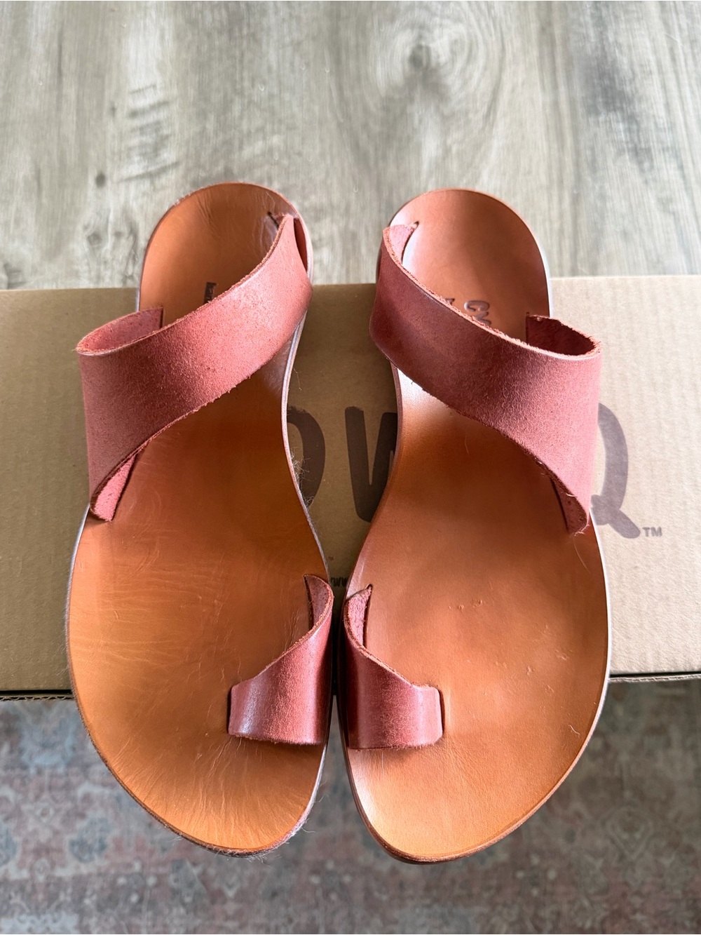 CYDWOQ "THONG" SANDALS *NEW* 38
